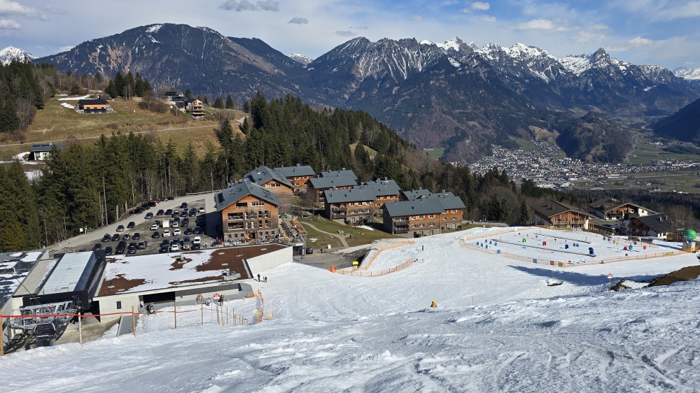 Dalstation Loischkopfbahn met Landal Bürserberg.